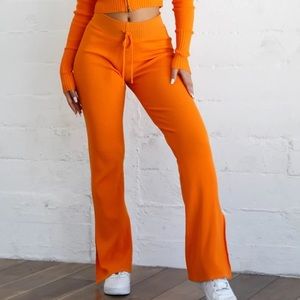 I.AM.GIA ORANGE FLARES🌸